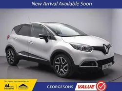 Silver/black Used 2017 Renault Captur Dynamique SUV | £5,300 (Fair price)