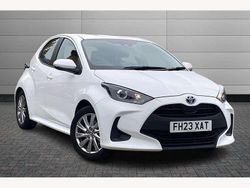 White Used 2023 Toyota Yaris Hybrid Hatchback | £17,495 (Fair price)