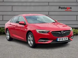 Red Used 2018 Vauxhall Insignia SRi Hatchback | £10,998 (Fair price)