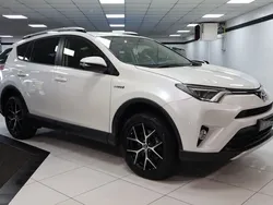 White Used 2016 Toyota RAV4 SUV | £17,949 (Fair price)