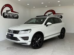 White Used 2015 VW Touareg R-line SUV | £15,990 (Good price)