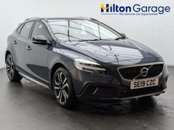 Blue Used 2019 Volvo V40 Hatchback | £11,350 (Fair price)