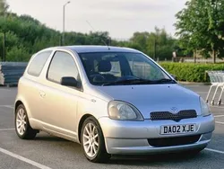 Silver Used 2002 Toyota Yaris SR Hatchback | £595 (Fair price)