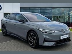 Moonstone grey Used 2025 VW ID.7 Pro Sedan | £32,564 (Fair price)