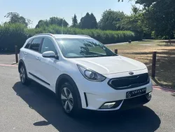 White Used 2017 Kia Niro 2 SUV | £10,990 (Fair price)