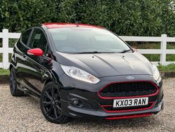Black Used 2016 Ford Fiesta Zetec Hatchback | £5,495 (Fair price)