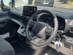 White New 2024 Citroën Berlingo MPV | £17,995 (Fair price)