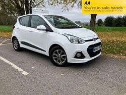 White Used 2015 Hyundai i10 Premium Hatchback | £4,995 (A bit pricey)