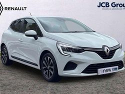White Used 2022 Renault Clio V Iconic Hatchback | £11,995 (Good price)