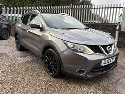 Grey Used 2016 Nissan Qashqai Tekna SUV | £5,995 (Fair price)