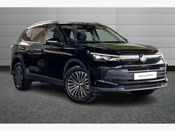 Black Used 2025 VW Tiguan Match SUV | £29,950 (Good price)