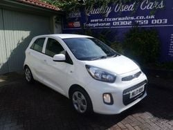 White Used 2017 Kia Picanto 2 Hatchback | £4,695 (Fair price)