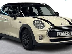 Pepper white Used 2016 Mini Cooper Hatch Hatchback | £6,475 (Good price)