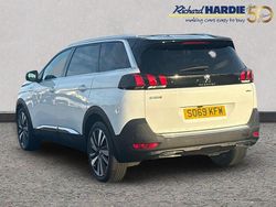 White Used 2019 Peugeot 5008 Premium MPV | £16,999 (Fair price)