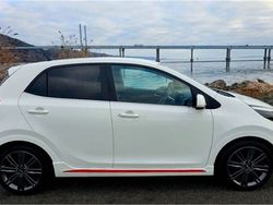 White Used 2017 Kia Picanto GT-Line Hatchback | £7,495 (Fair price)