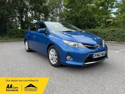 Blue Used 2013 Toyota Auris Multidrive S Hatchback | £6,780 (Fair price)