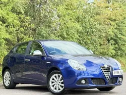 Blue Used 2015 Alfa Romeo Giulietta Distinctive Hatchback | £5,295 (Fair price)