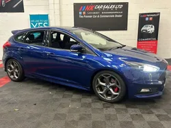 Blue Used 2016 Ford Focus ST Hatchback | £9,450 (Fair price)