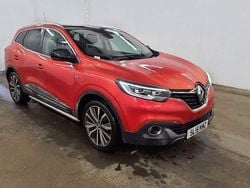 Red Used 2016 Renault Kadjar Signature SUV | £6,699 (Fair price)