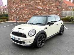 White Used 2012 Mini Cooper S Hatch Hatchback | £3,994 (A bit pricey)
