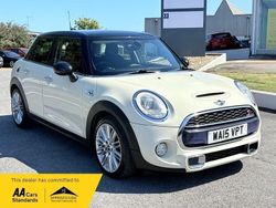 White Used 2015 Mini Cooper S Chili Hatchback | £6,795 (Good price)