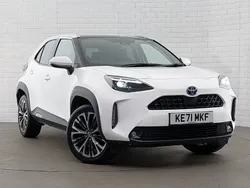 White Used 2021 Toyota Yaris Hybrid Estate | £22,498 (Fair price)
