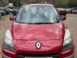Red Used 2010 Renault Scénic III Dynamique MPV | £1,899