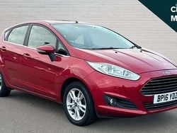 Red Used 2016 Ford Fiesta Zetec Hatchback | £5,899 (Fair price)