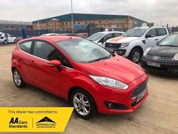 Red Used 2015 Ford Fiesta Zetec Hatchback | £4,757 (Good price)