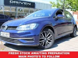 Blue Used 2017 VW Golf VII SE Hatchback | £9,890 (Fair price)