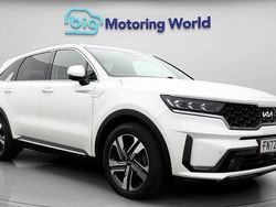 White Used 2022 Kia Sorento SUV | £28,200 (Super price)