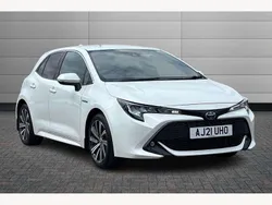 White Used 2021 Toyota Corolla Design Hatchback | £15,795 (Fair price)