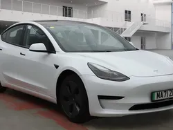 White Used 2021 Tesla Model 3 Standard Range Sedan | £18,799 (Fair price)