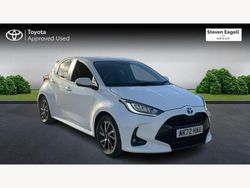 White Used 2022 Toyota Yaris Hybrid Design Hatchback | £18,734 (Fair price)