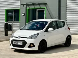White Used 2016 Hyundai i10 SE Hatchback | £6,275 (Fair price)
