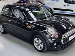 Black Used 2014 Mini Cooper D Hatch Hatchback | £9,995 (A bit pricey)