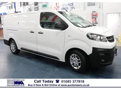 White Used 2020 Vauxhall Vivaro S Van | £8,050 (Fair price)