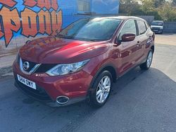 Red Used 2014 Nissan Qashqai Acenta Premium SUV | £4,495