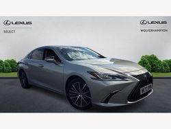 White Used 2022 Lexus ES300H Sedan | £28,500 (Fair price)