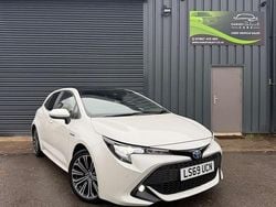 White Used 2019 Toyota Corolla Design Hatchback | £14,990