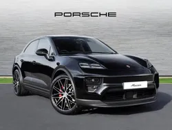 Jet black metallic New 2025 Porsche Macan SUV | £74,999 (Super price)
