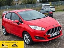 Red Used 2014 Ford Fiesta Zetec Hatchback | £4,188 (Good price)