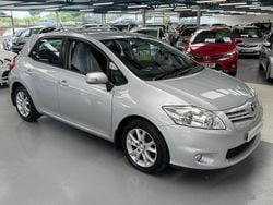 Silver Used 2012 Toyota Auris Hatchback | £4,995 (Fair price)