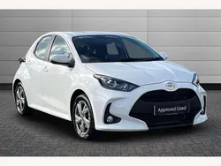 Pure white Used 2024 Toyota Yaris Hybrid Hatchback | £19,695 (Fair price)