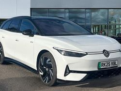 White Used 2025 VW ID.7 GTX Sedan | £43,388 (Fair price)