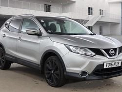 Silver Used 2016 Nissan Qashqai Tekna SUV | £5,399 (Fair price)