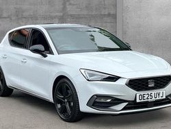 Metallic glacial white New 2025 Seat Leon Black Edition Hatchback | £25,590