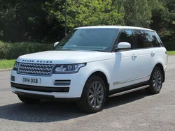 White Used 2014 Land Rover Range Rover Vogue SE SUV | £20,450 (Good price)