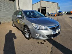 Silver Used 2011 Vauxhall Astra Estate | £2,195 (Good price)