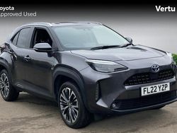 Used 2025 Toyota Yaris Hybrid Estate | £23,199 (Fair price)